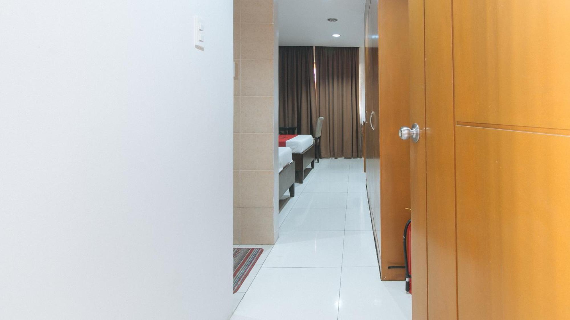 Reddoorz Near Angeles University Foundation Экстерьер фото